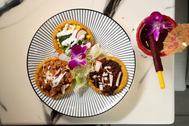 Sopes Surtidos.